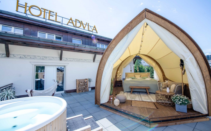 Luxus Glamping Lounge als Hotelzimmer - Erweiterung bei Hotel Adula Luxus Glamping Lounge als Hotelzimmer - Erweiterung bei Hotel Adula