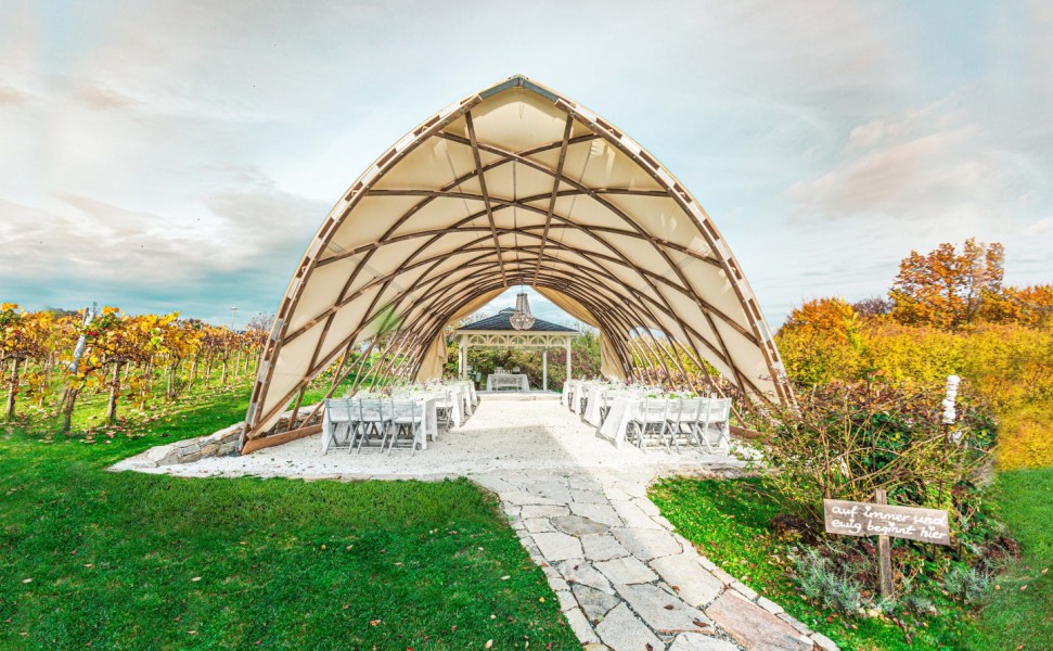 Nachhaltiger Pavillon für Ihre Hochzeit von Strohboid